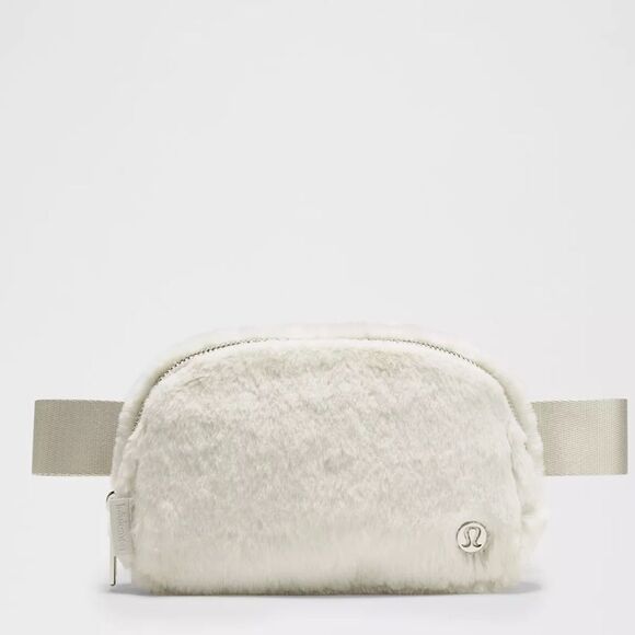 Lululemon Everywhere Belt Bag
Plush Fleece bone/silver NWT - Picture 6 of 8